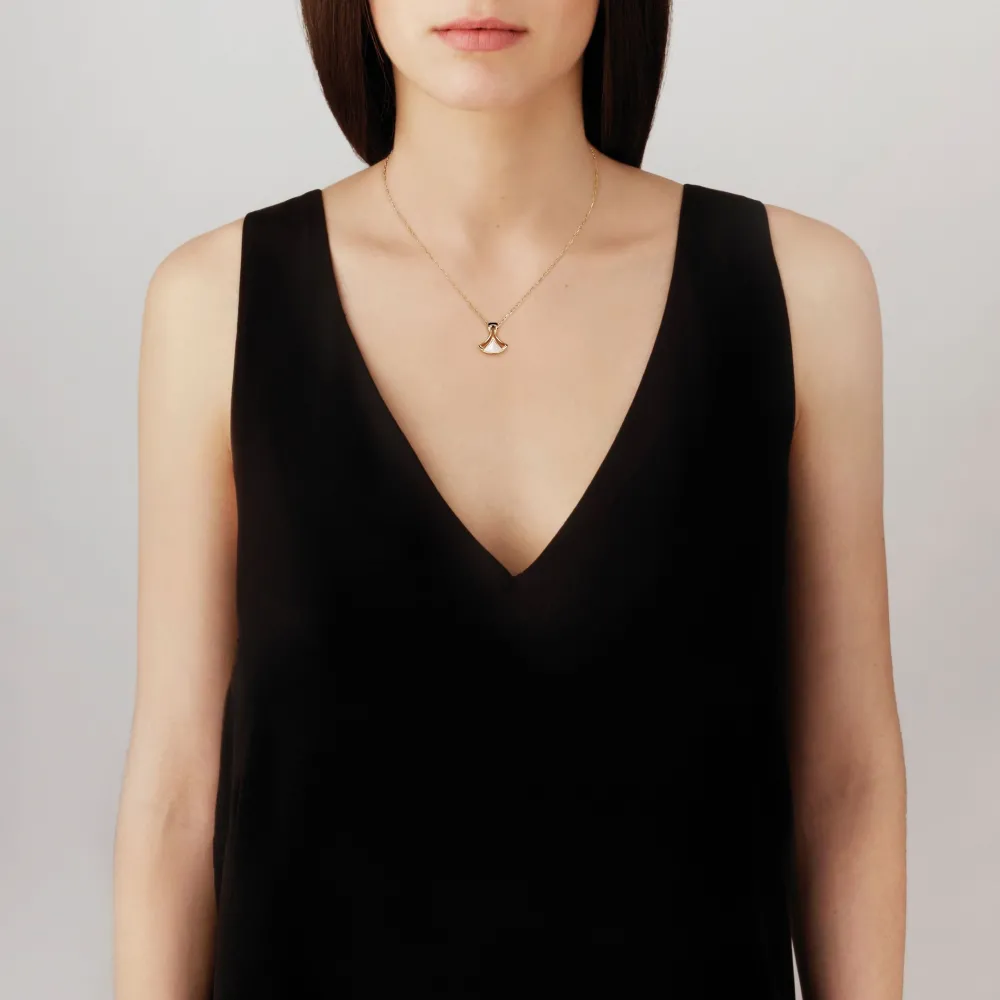 New Larcade Necklace Necklaces
